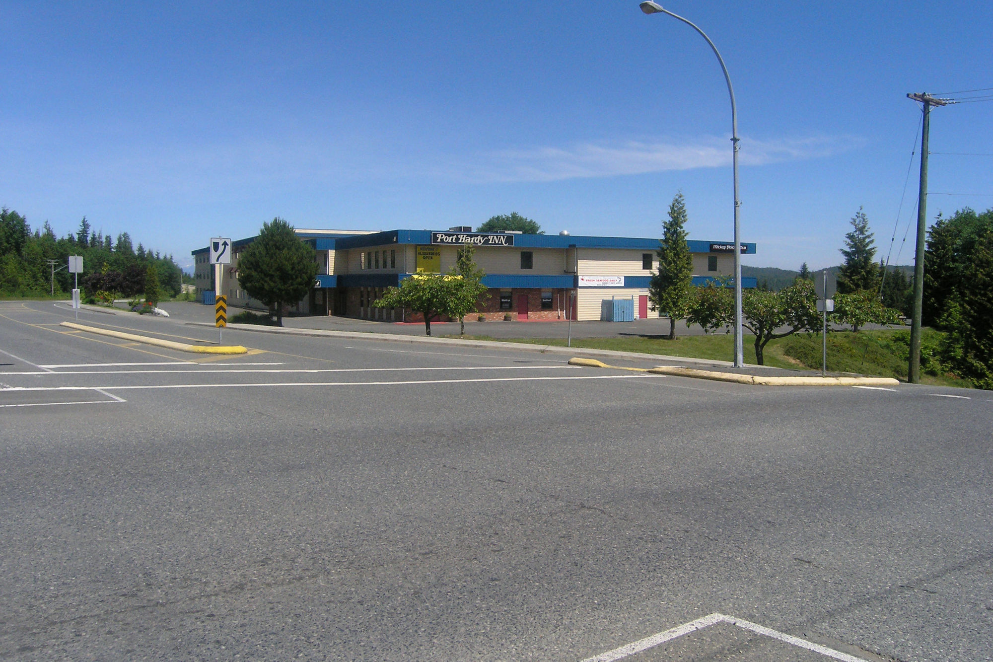 Kwa'Lilas Hotel Port Hardy Exterior photo